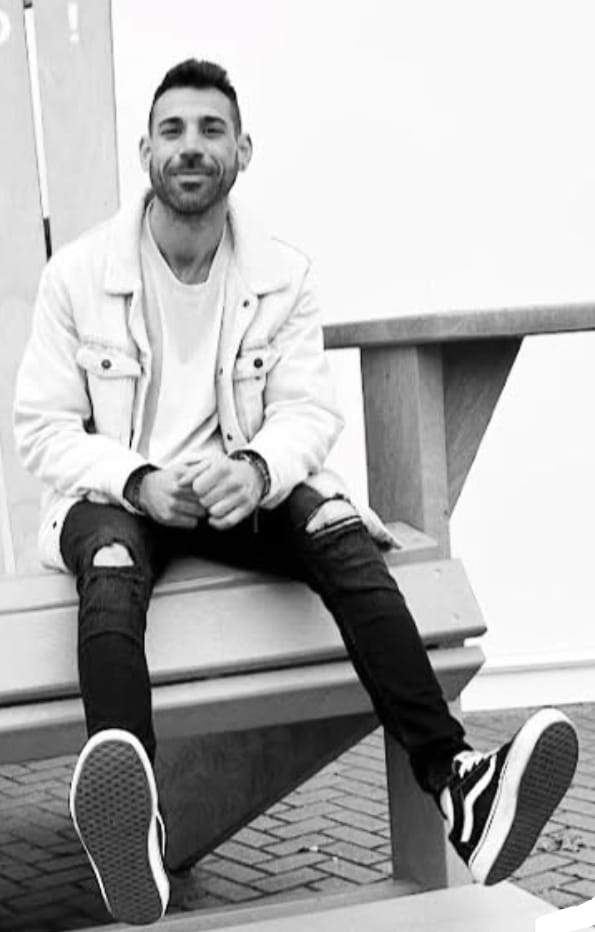 Toni Moreno en estilo casual